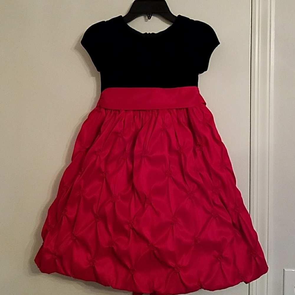 Girls size 6 dress.